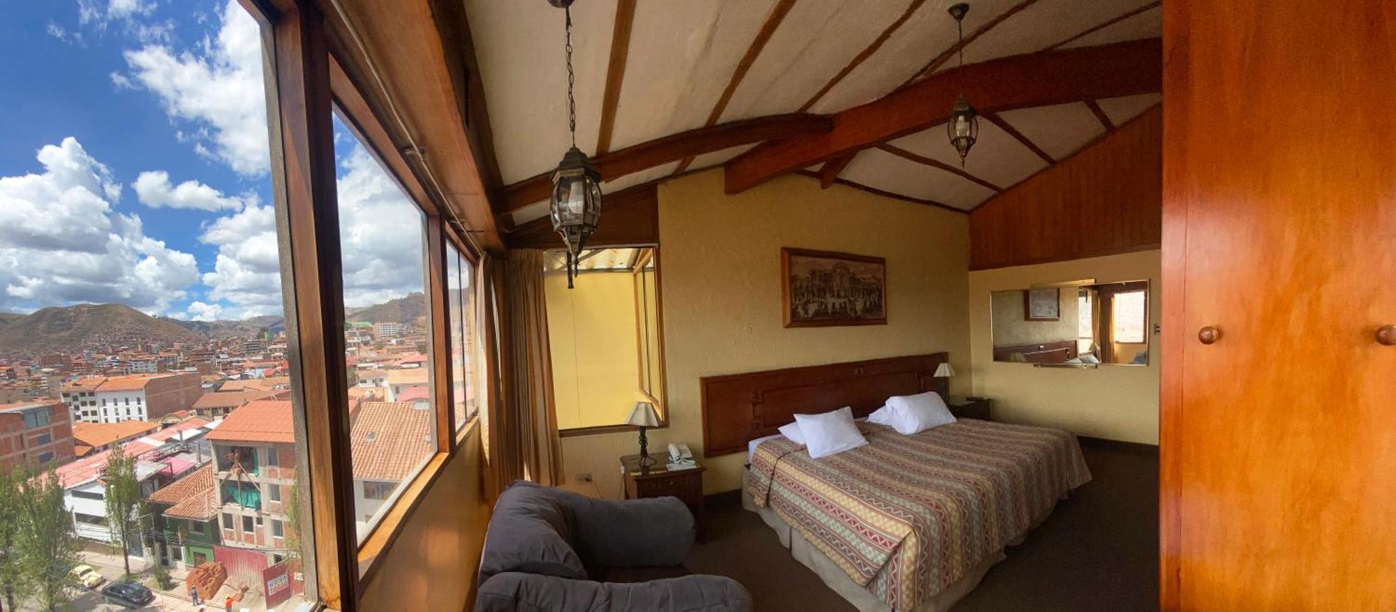 Quarto com Cama Queen-size